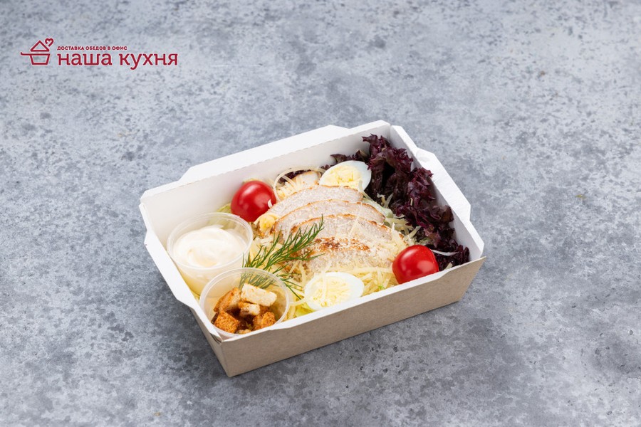 Салат Цезарь с курицей
